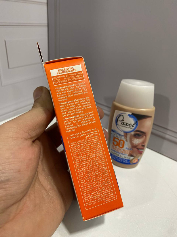 ضدآفتاب رنگی بژ طبیعی spf50 پیکسل (پوست چرب،جوش دار و مختلط)
