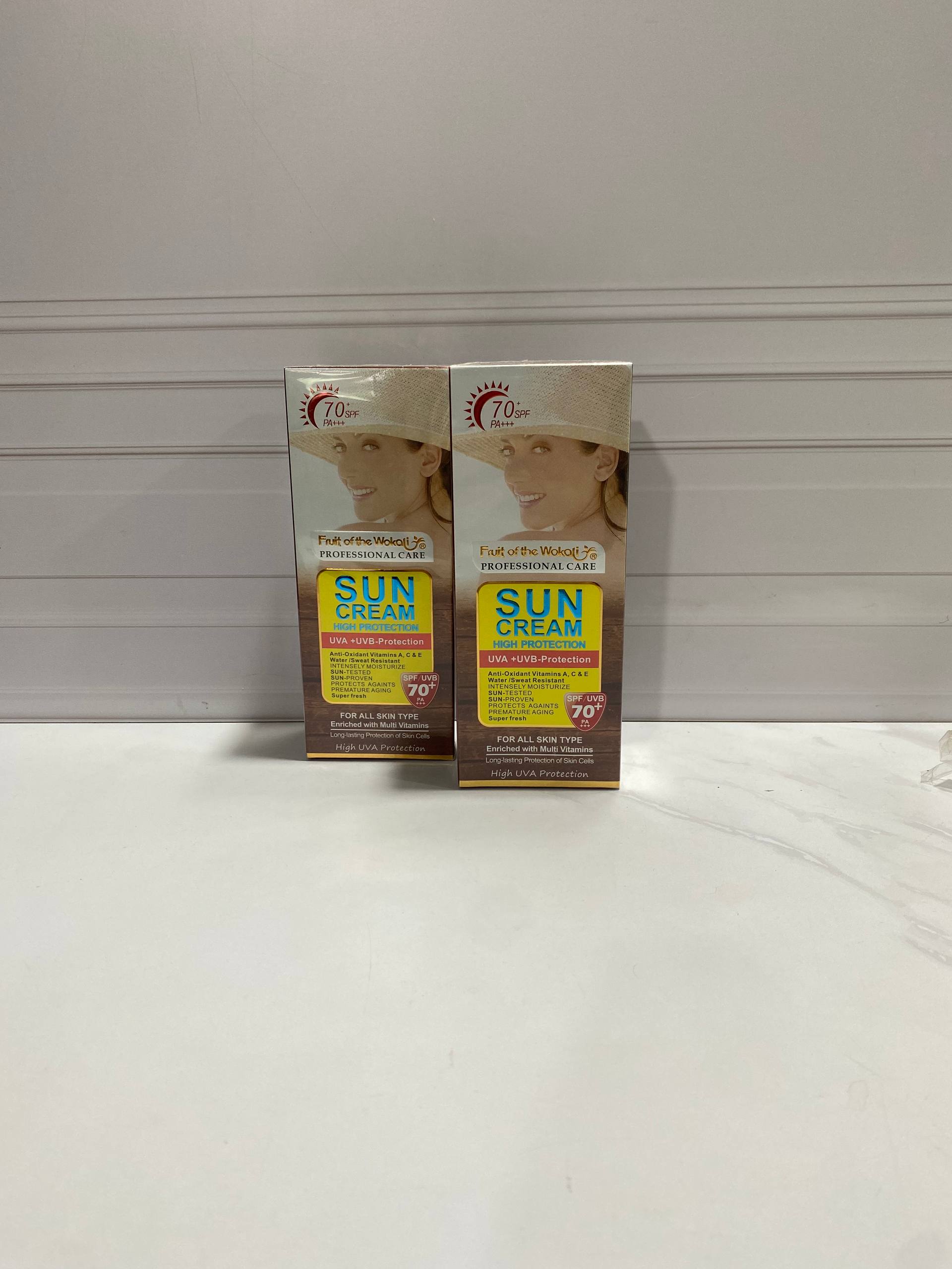 ضدآفتاب بی رنگ Spf70 وکالی